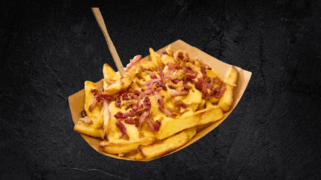 Barquette de frites au cheddar et lardons de dinde